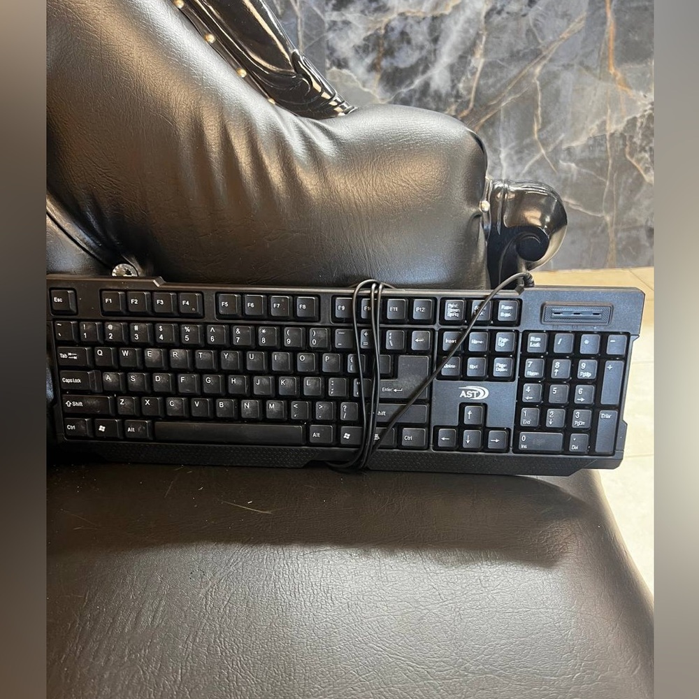 AST KIN 16 WIRED KEYBOARD Unested Pre-owned